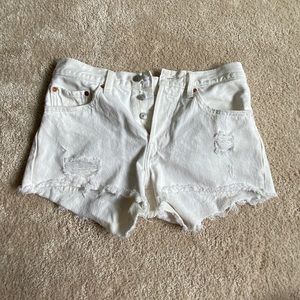 White Levi jean shorts